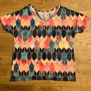 Multicolor prism shapes with gold detail t-shirt
